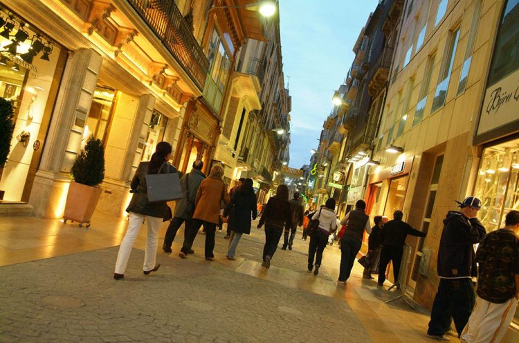 Semana Santa en Reus con posibilidad de Port Aventura y ferrari land - Destino