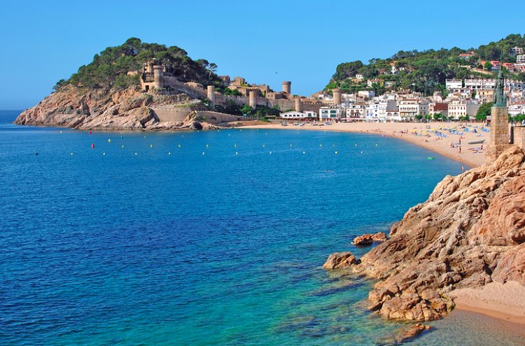 Disfruta de Tossa de Mar con Pensión Completa - Destino