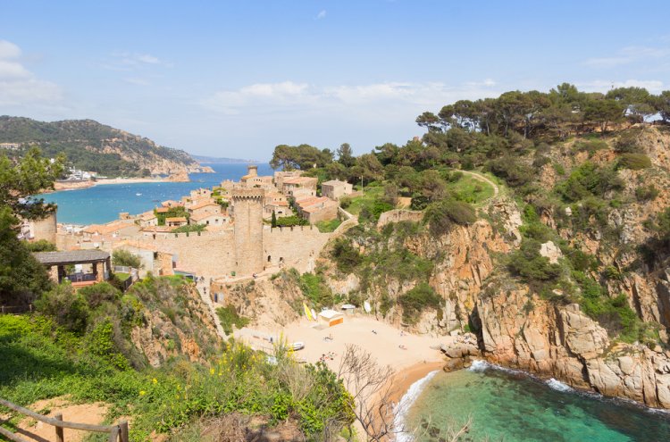 Disfruta de Tossa de Mar con Pensión Completa - Destino
