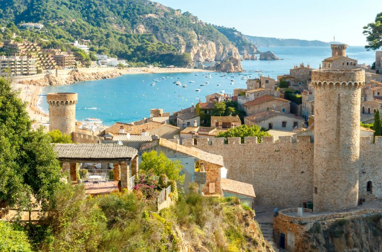 Disfruta de Tossa de Mar con Pensión Completa - Destino