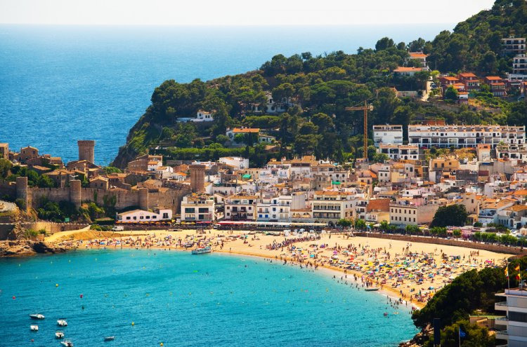 Disfruta de Tossa de Mar con Pensión Completa - Destino