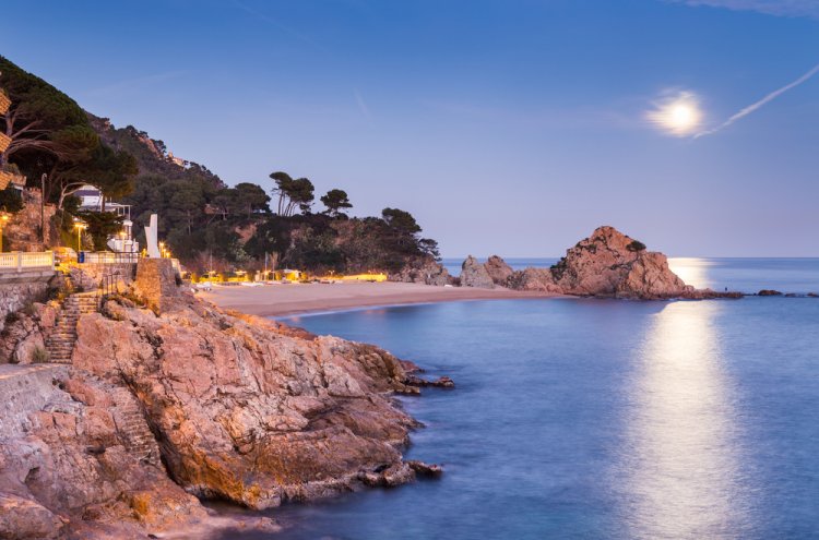 Disfruta de Tossa de Mar con Pensión Completa - Destino